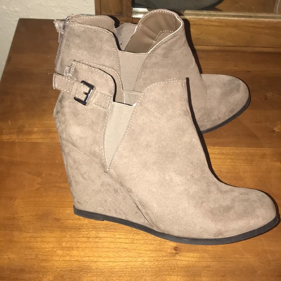 Wedges - Picture 2 of 3